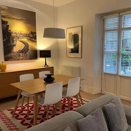 Luxury In The Heart Of Apartment *