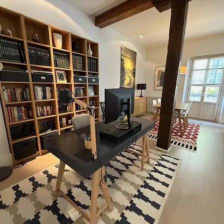Luxury In The Heart Of Apartment *